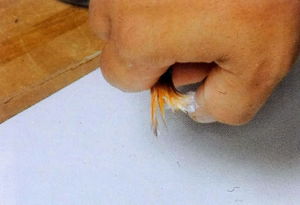 水彩画留白液怎么用